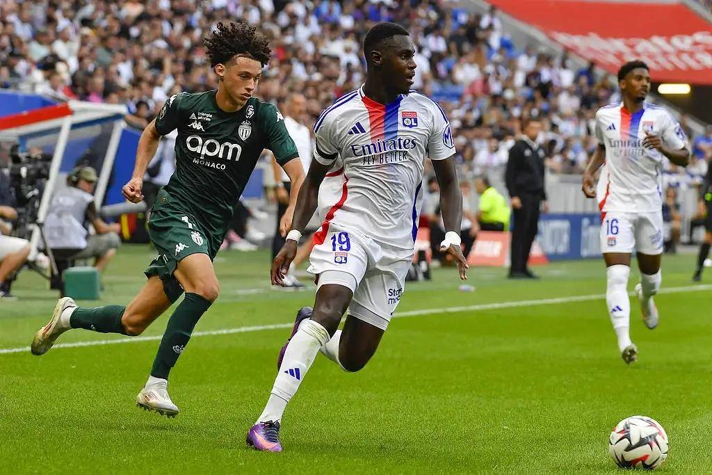 星空体育app-摩纳哥训练开放日，国际比赛日复出首秀引欢呼，欧超杯在即，临场指挥获称赞-星空体育app