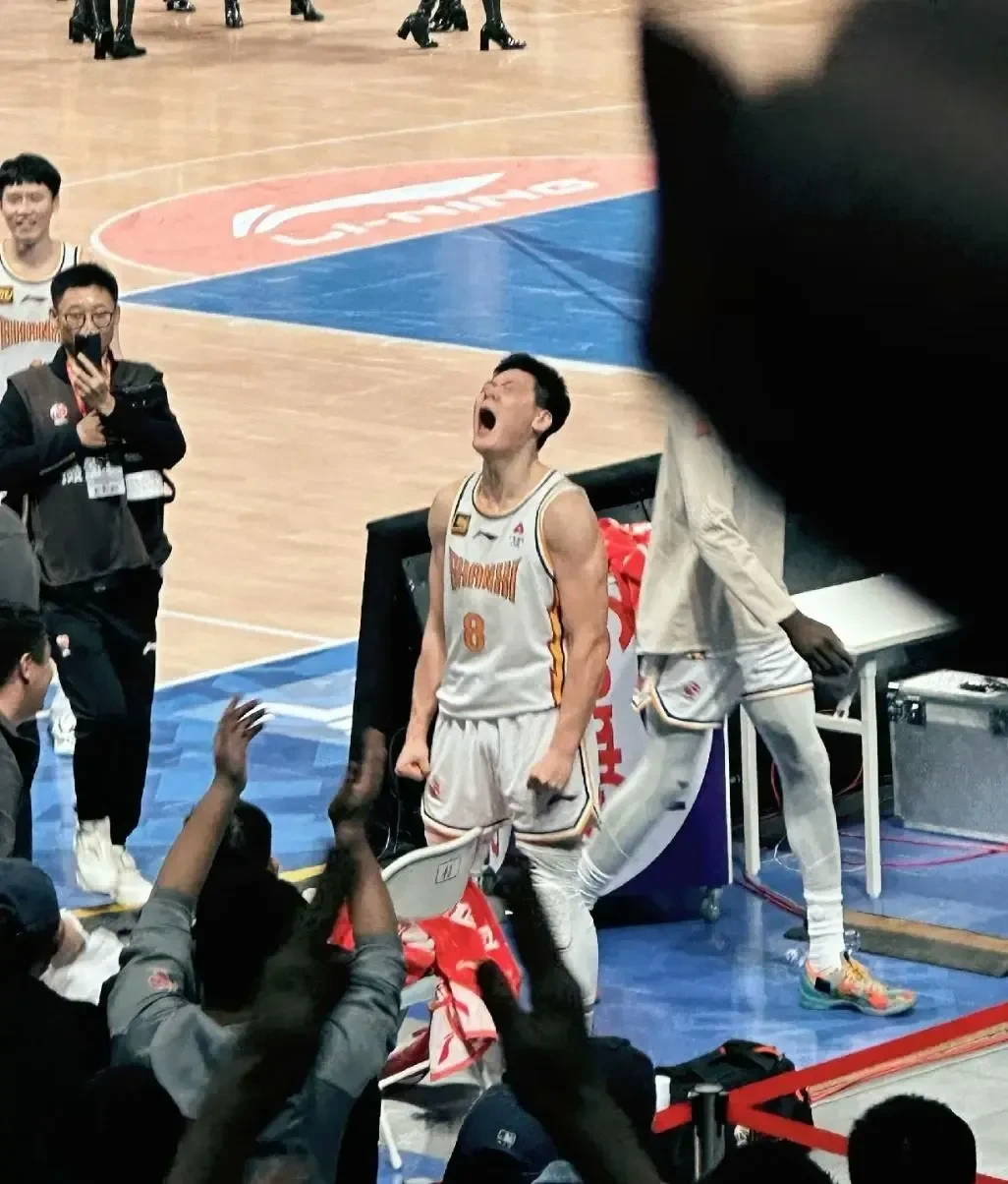 星空体育app下载-转折点！山东男篮强势反弹，NBA季后赛加时末段攻防权衡，压力陡增，细节决定成败-星空体育app下载